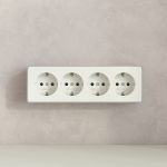 Розетка четверная с заземлением и шторками Gallant слоновая кость W5072204