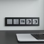 Рамка из металла на 5 постов AluMax черный алюминий W0053508