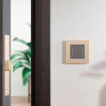 Рамка из металла на 1 пост АluMax шампань алюминий W0013511