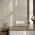 Рамка из поликарбоната на 4 поста Slab айвори софт W0042962