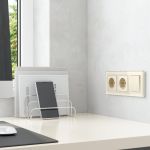 Рамка из стекла на 3 поста Favorit молочный W0031141