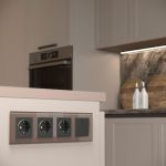 Рамка из стекла на 4 поста Favorit латте W0041142