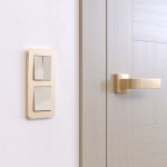 Рамка из металла на 2 поста Platinum шампань W0022611