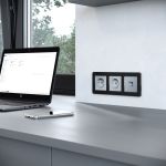 Рамка из металла на 3 поста Platinum черный алюминий W0032608