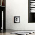 Розетка с заземлением (Hammaer серебряный) W1271006