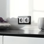 Розетка с заземлением и шторками (Hammer белый) W1271101