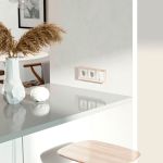 Розетка с заземлением и шторками (Hammer белый) W1271101