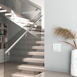 Выключатель одноклавишный проходной с подсветкой (Hammer белый) W1212101