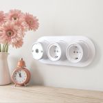 Розетка с заземлением белый ретро W5671001