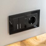 Рамка из стекла на 2 поста Favorit черный W0021108