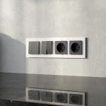 Рамка из стекла на 4 поста Favorit белый W0041101