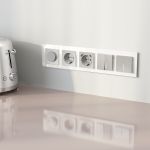 Рамка из стекла на 5 постов Favorit белый W0051101