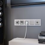 Рамка из стекла на 5 постов Favorit дымчатый W0051117