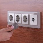 W1171106/ Розетка с заземлением и шторками (серебряный) W1171106