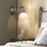 Классическое бра со стеклянным плафоном 60106/1 античная бронза