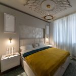 Настенно-потолочный светодиодный светильник 20084/1 LED матовое золото