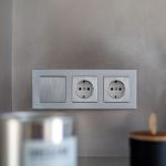 W1171009/ Розетка с заземлением (cеребряный рифленый) W1171009