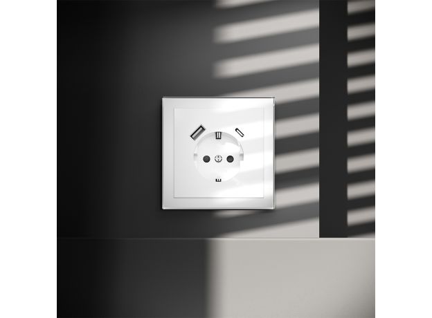Розетка встраиваемая VOLTUM S70 с заземлением и защитными шторками, 16А, с USB, A+С, (белый глянцевы