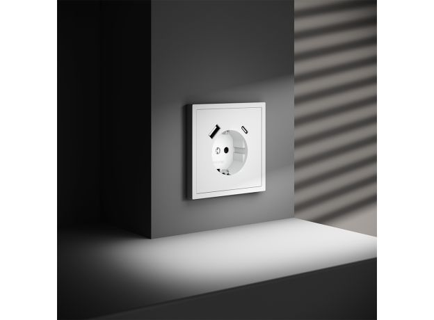 Розетка встраиваемая VOLTUM S70 с заземлением и защитными шторками, 16А, с USB, A+С, (белый матовый)