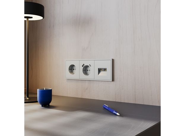 Розетка встраиваемая VOLTUM S70 с заземлением и защитными шторками, 16А, с USB, A+С, (сталь)