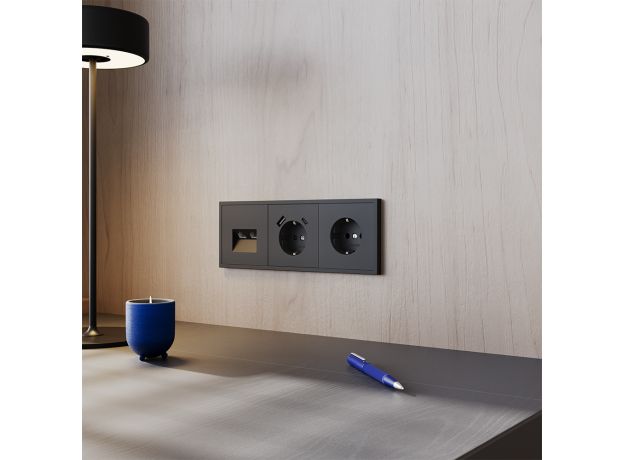 Розетка встраиваемая VOLTUM S70 с заземлением и защитными шторками, 16А, с USB, A+С, (черный матовый