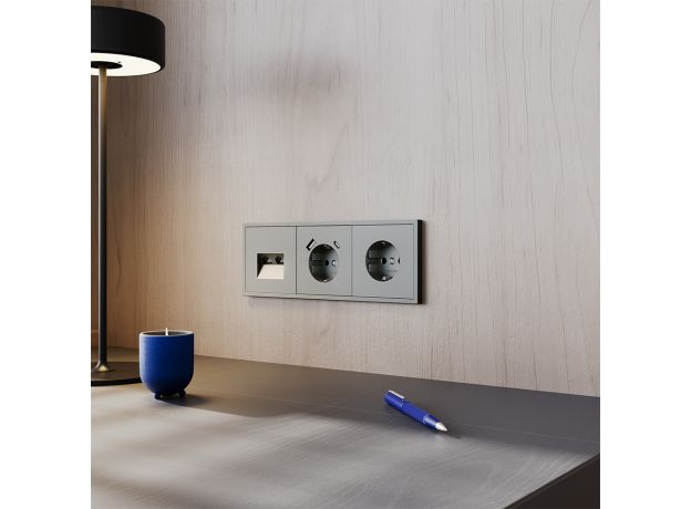 Розетка встраиваемая VOLTUM S70 с заземлением и защитными шторками, 16А, с USB, A+С, (титан)