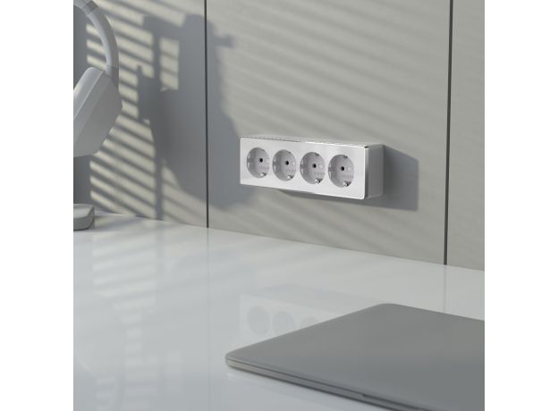 Розетка четверная с заземлением и шторками Gallant белая W5072210