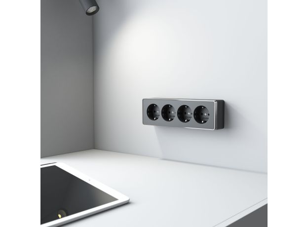 Розетка четверная с заземлением и шторками Gallant черный/хром W5072258