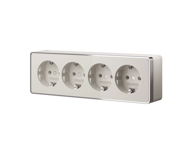 Розетка четверная с заземлением и шторками Gallant слоновая кость W5072204