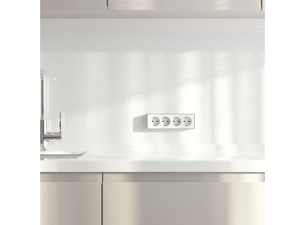 Розетка четверная с заземлением и шторками Gallant белая W5072210