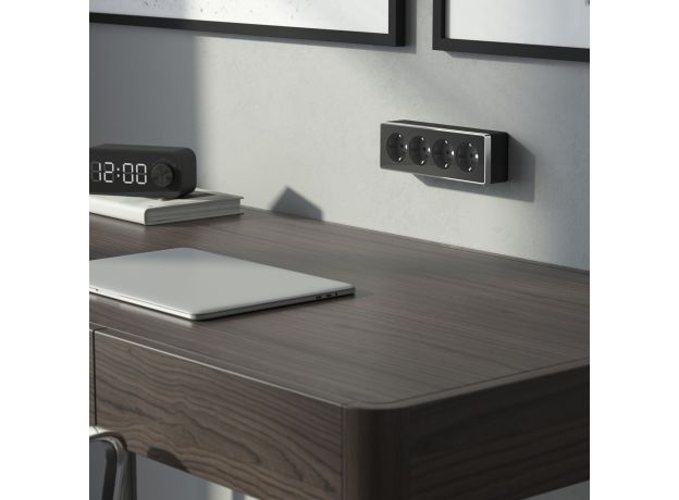 Розетка четверная с заземлением и шторками Gallant черный/хром W5072258