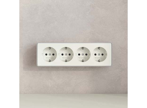Розетка четверная с заземлением и шторками Gallant слоновая кость W5072204
