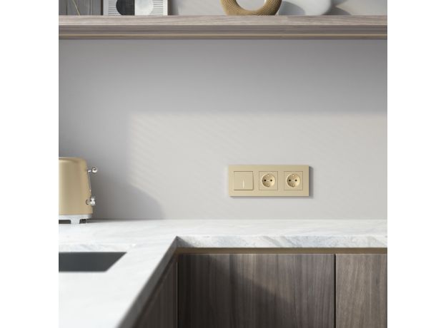 W0032911/ Рамка на 3 поста Slab (шампань софт) W0032911