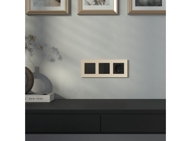 W0032911/ Рамка на 3 поста Slab (шампань софт) W0032911