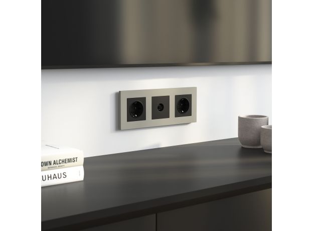 W0032917/ Рамка на 3 поста Slab (дымчатый софт) W0032917