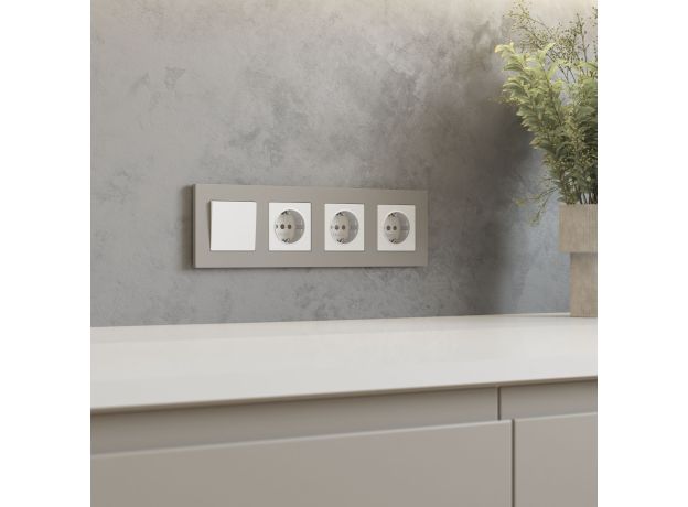 W0042917/ Рамка на 4 поста Slab (дымчатый софт) W0042917