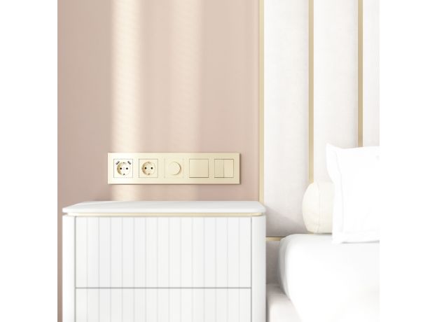 W0052911/ Рамка на 5 постов Slab (шампань софт) W0052911