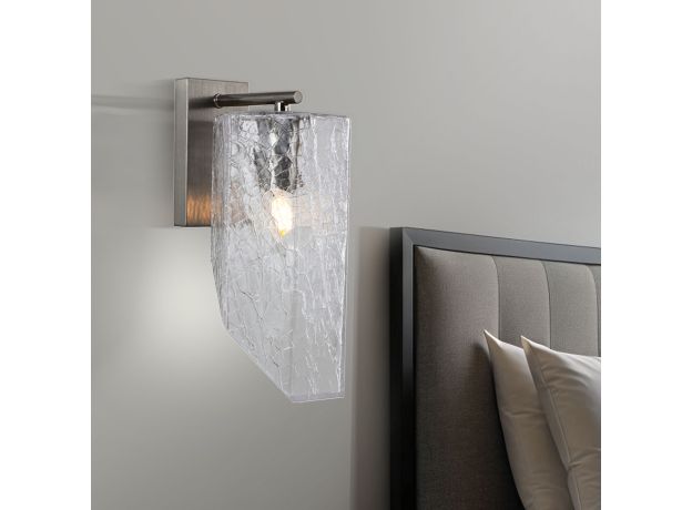 Настенный светильник с плафоном из фактурного стекла 381/1