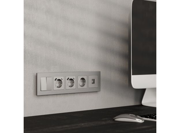 Рамка из металла на 5 постов AluMax алюминий W0053506