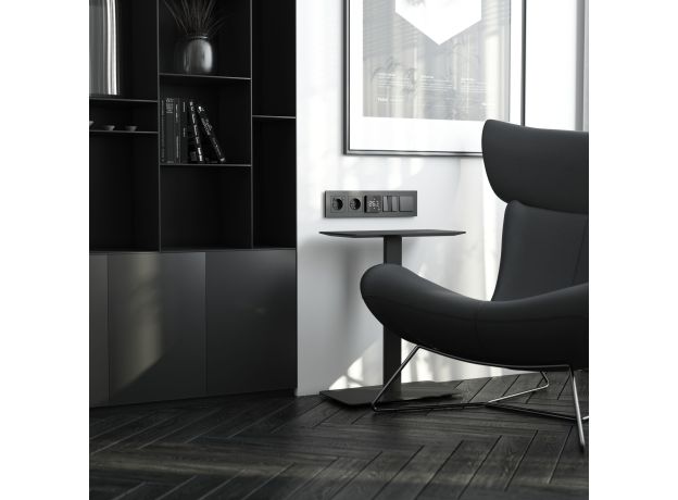 Рамка из металла на 5 постов AluMax черный алюминий W0053508