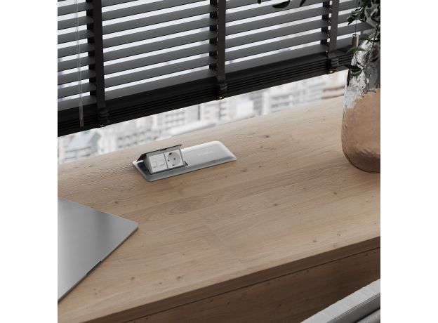 W8078065/ Выдвижной блок (Лючок) на 8 модулей (серебряный) W8078065