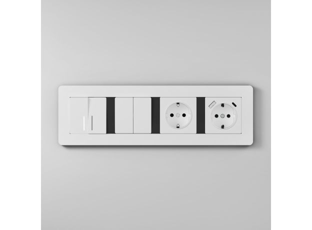 Рамка из поликарбоната на 4 поста Split белый/черный, soft-touch W0043068