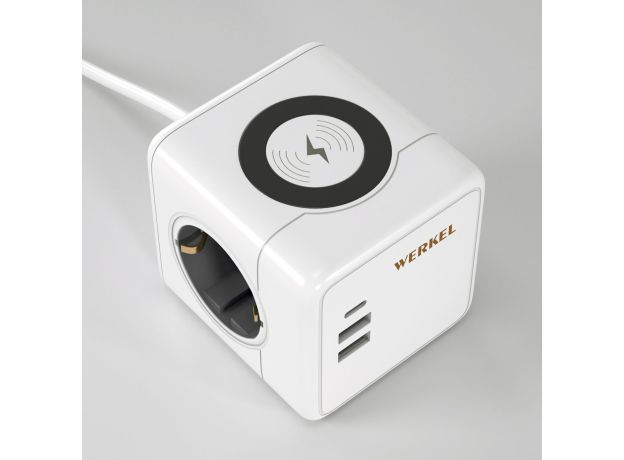 Розеточный блок 3-местный + 3×USB + беспроводная зарядка W6513501