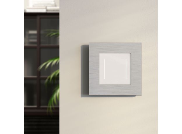 Рамка из металла на 1 пост АluMax алюминий W0013506