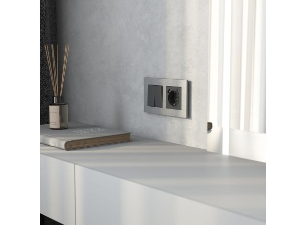 Рамка из металла на 2 поста АluMax алюминий W0023506