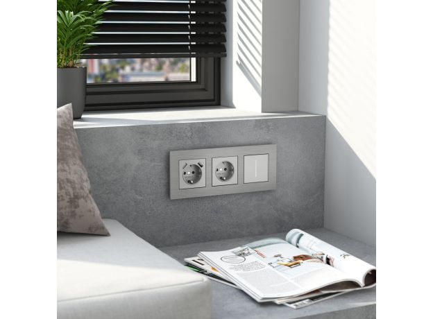 Рамка из металла на 3 поста АluMax алюминий W0033506