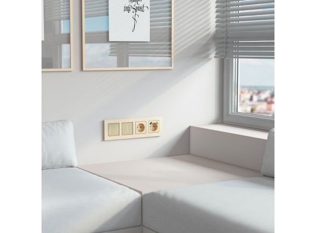 Рамка из металла на 4 поста АluMax шампань алюминий W0043511