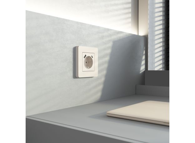 Рамка из поликарбоната на 1 пост Split айвори/белый, soft-touch W0013066