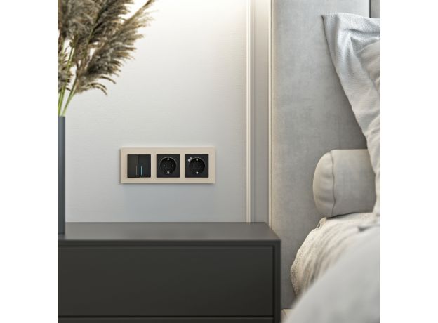 Рамка из стекла на 3 поста Senso шампань soft-touch W0033111