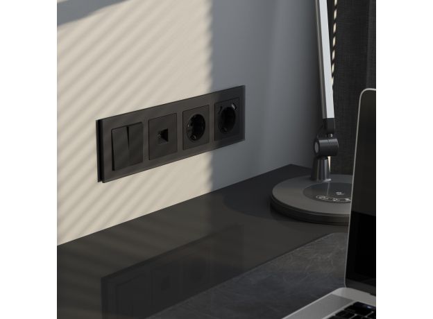 Рамка из стекла на 4 поста Senso черный soft-touch W0043108